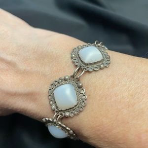 Vintage 925 Mexican Artisan White Cat’s Eye Station Bracelet 7 1/4” EVC